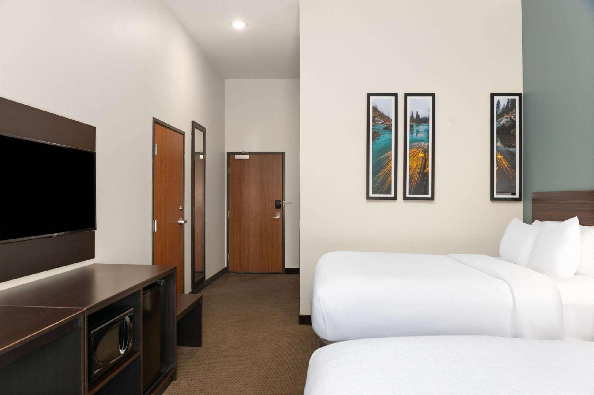 La Quinta Inn & Suites By Wyndham Wenatchee Exterior photo
