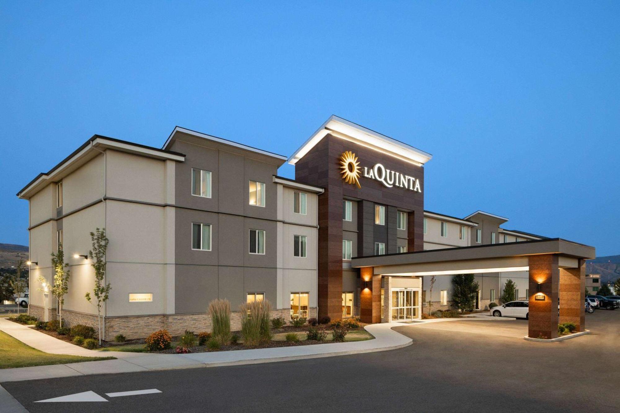 La Quinta Inn & Suites By Wyndham Wenatchee Exterior photo